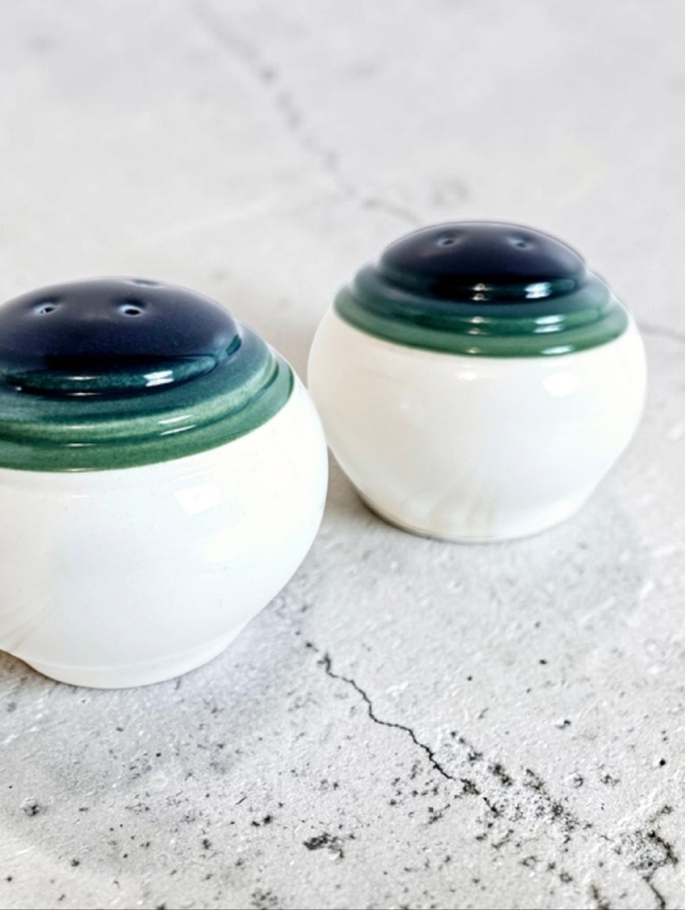 Pfaltzgraff Ocean Breeze Salt Pepper Shakers Coastal Blue Green Set